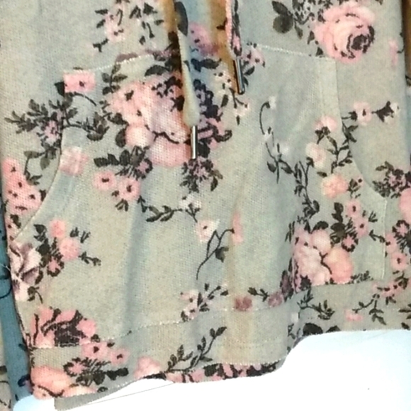 WALLFLOWER FLORAL CROP HOODIE LIGHTWEIGHT SWEATER SIZE MEDIUM NWT - Picture 4 of 13